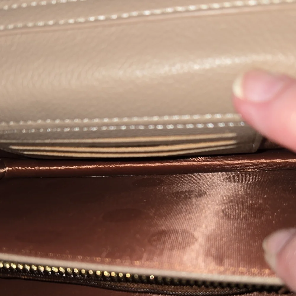 Mali+Lili Lola Quilted Taupe Crossbody Bag - Picture 4 of 12